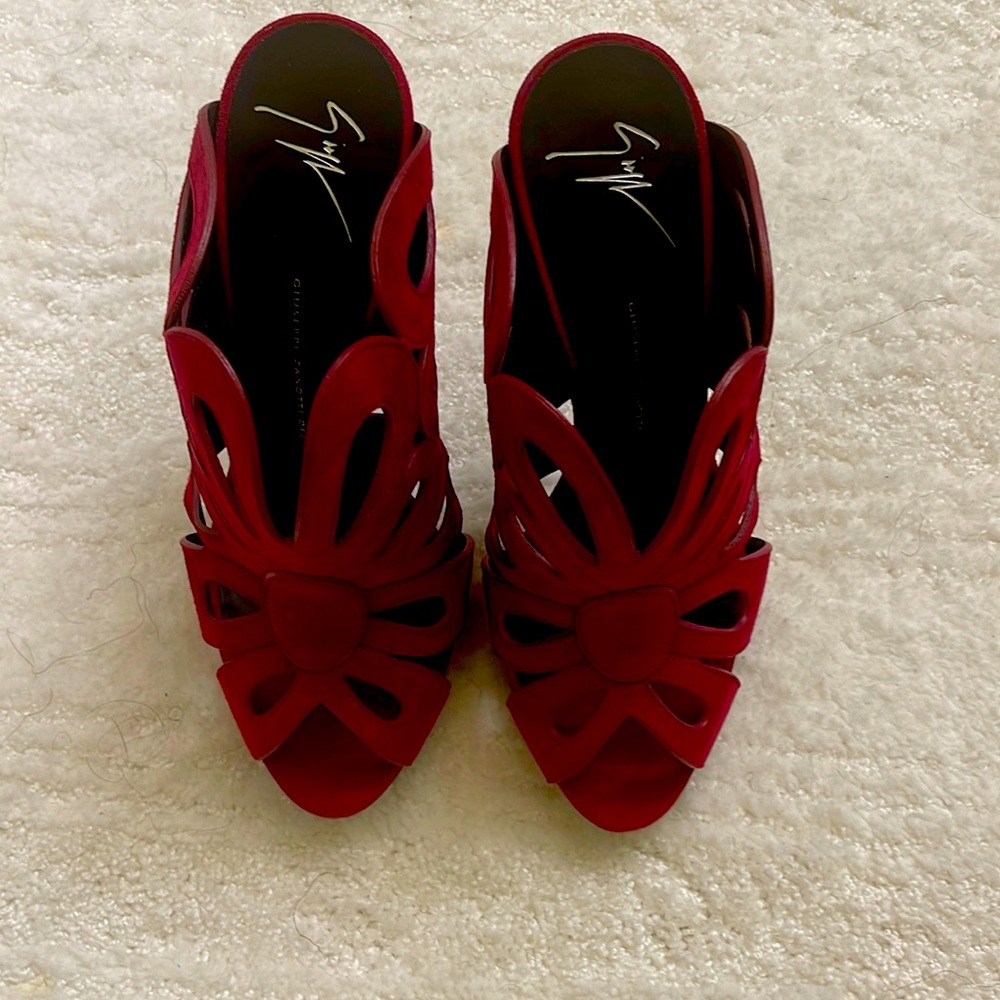 Giuseppe zanotti new